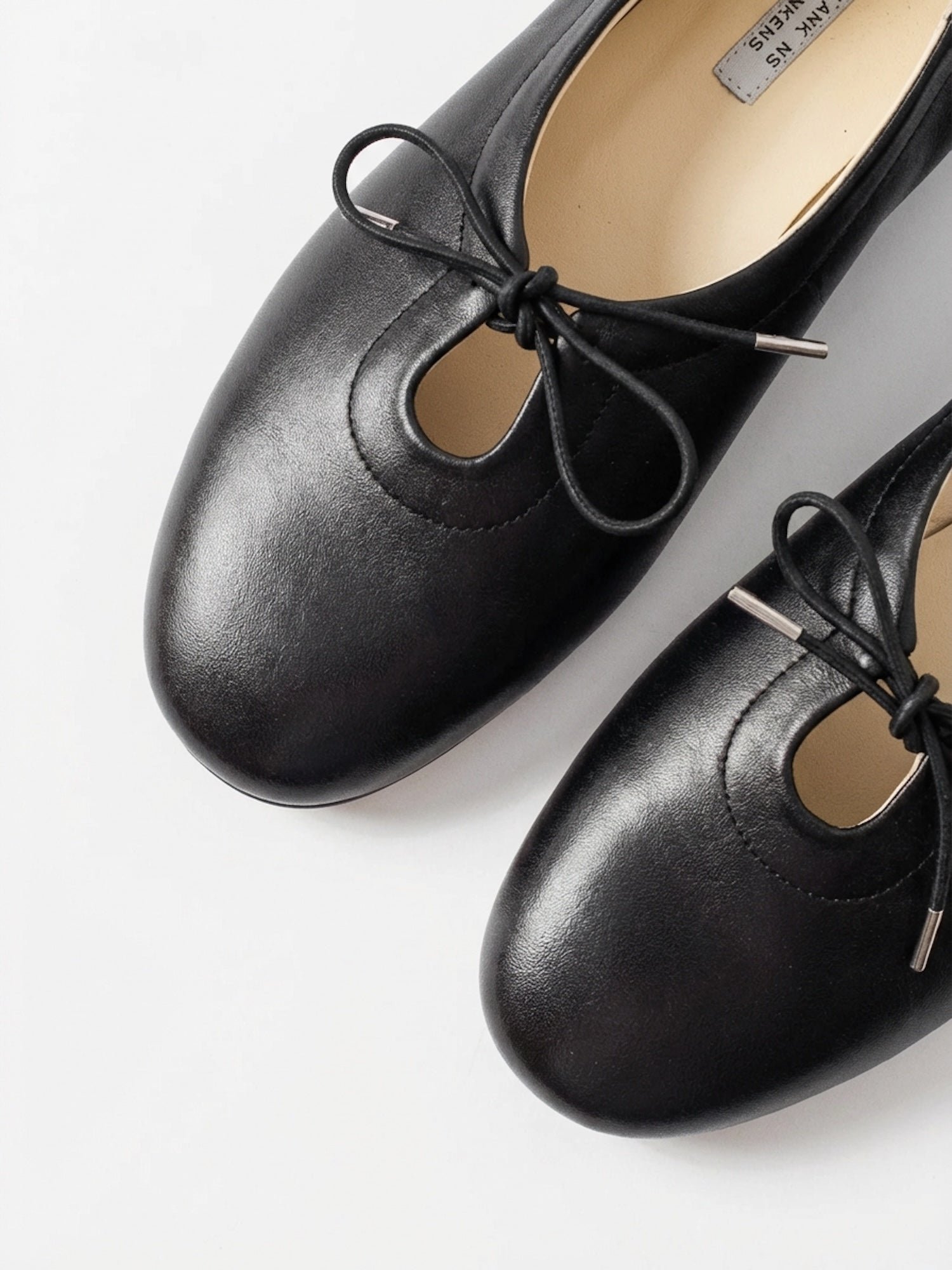 THE SOPHIE BLACK LEATHER BALLET FLATS - Image 2