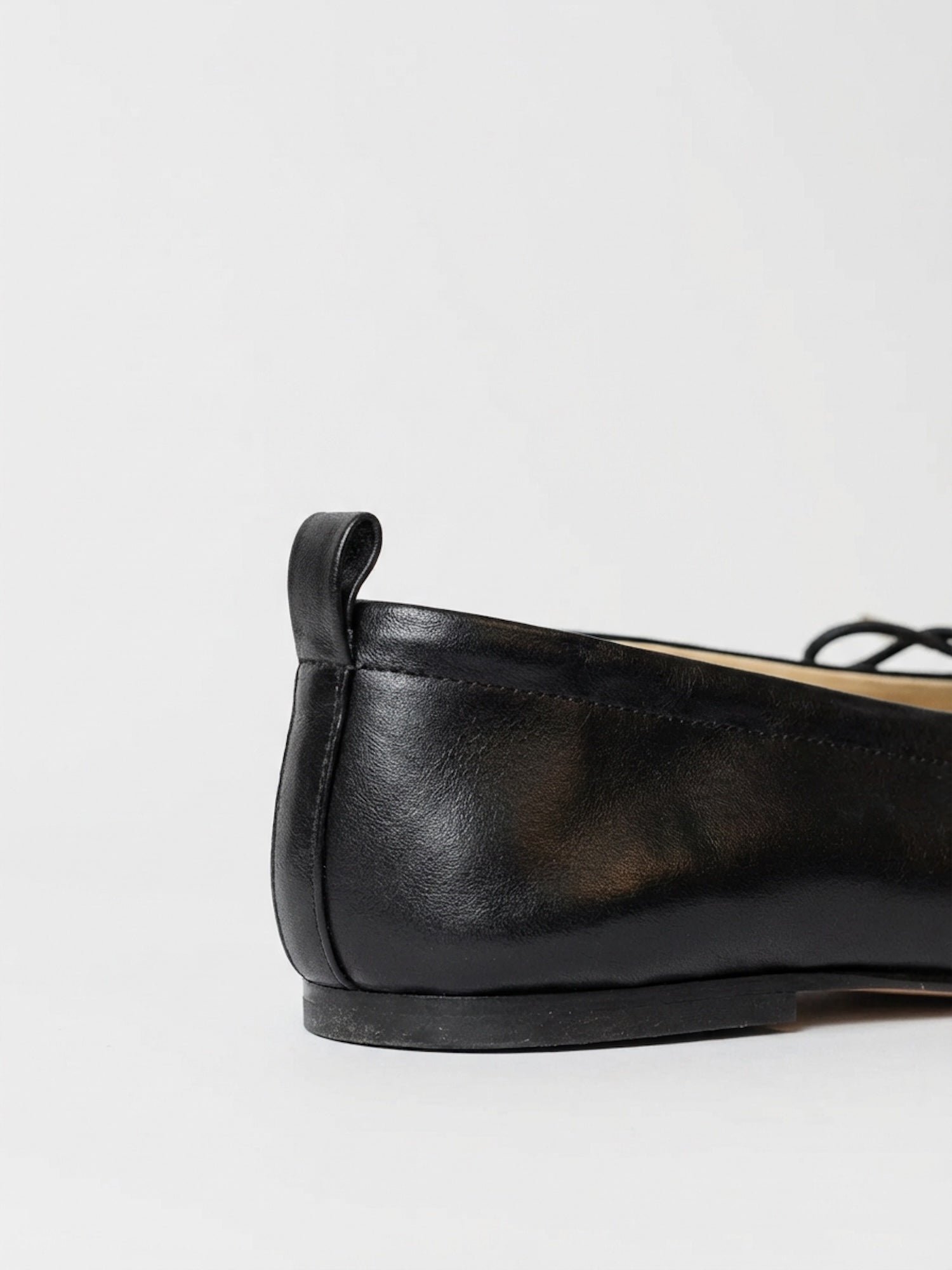 THE SOPHIE BLACK LEATHER BALLET FLATS - Image 4