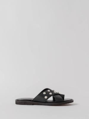 THE METTE BLACK LEATHER WITH PEARLS