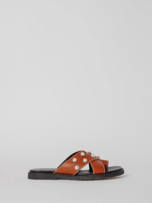 THE METTE BROWN ECO LEATHER WITH PEARLS