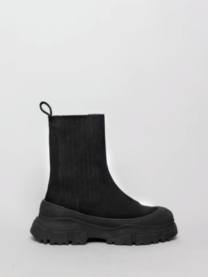 THE SEATTLE WATER RESISTANT LEATHER BOOT