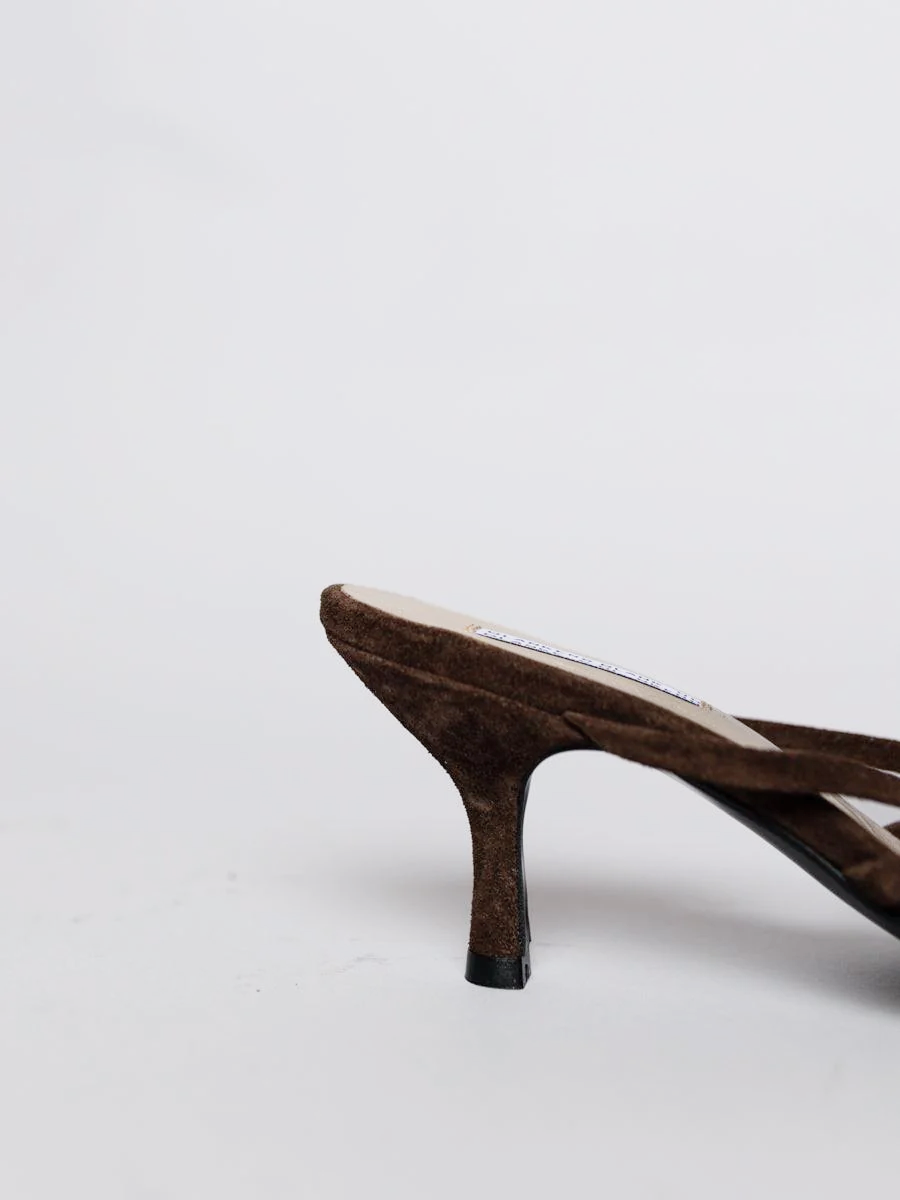 THE JENNIE CHOCOLATE SUEDE - Image 4