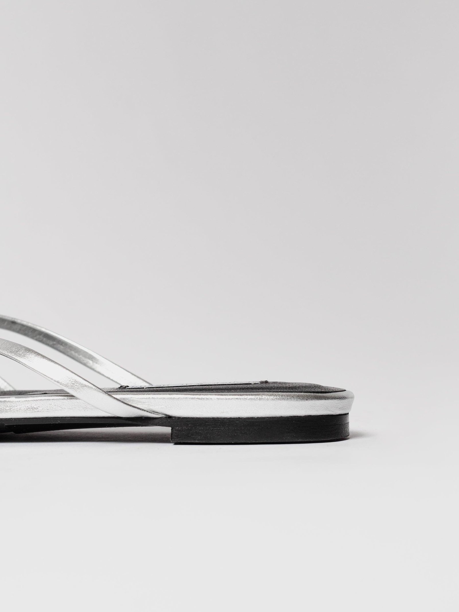 THE JENNIE FLAT SILVER - Image 4
